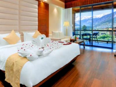 Club Royal Room with Balcony and Rohtang Valley View