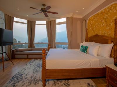  Turret Suite